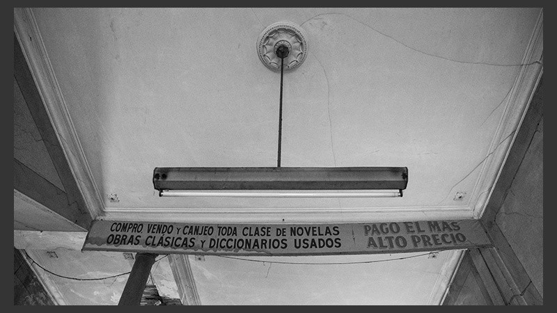 En sus comienzos, muchos libros eran importados de Europa y se vendían en la librería. (Alan Monzón/Rosario3.com)