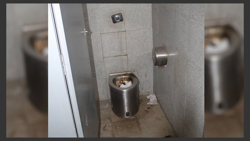 Falta de higiene en los baños. 