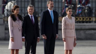Juliana Awada y Mauricio Macri fueron recibidos por Felipe VI y Letizia.