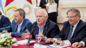 Una suba salarial de 35% "está alejada de las posibilidades de cualquier provincia".