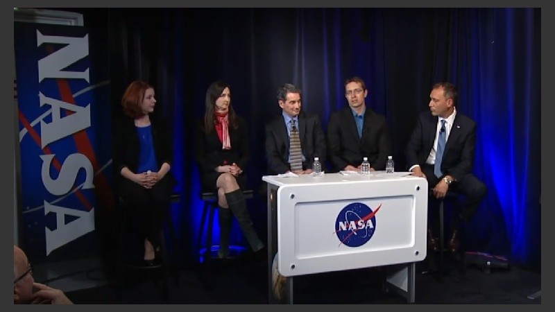 La conferencia de prensa se transmitió en vivo por internet.