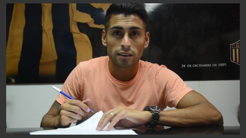 Carrizo rubricando su vuelta a Central. 