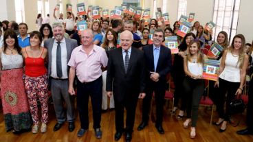 "Cumplimos la promesa de pasar a planta a un grupo de personas que venía trabajando desde hace tiempo", dijo González.