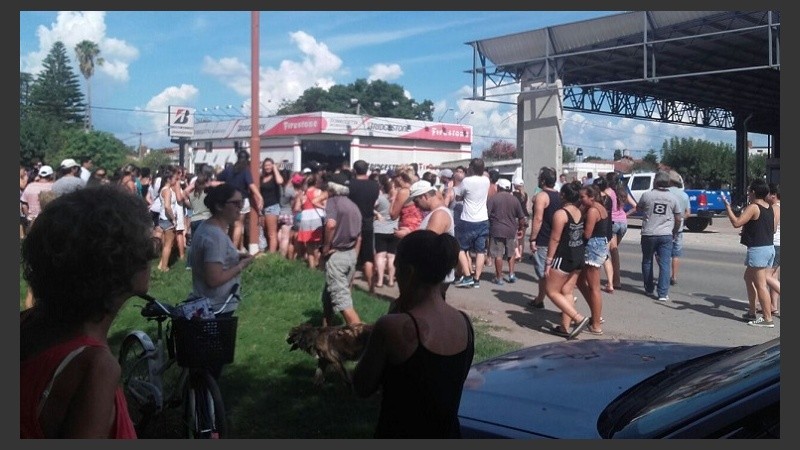 Zavalla se movilizó después del choque fatal en la ruta 33.