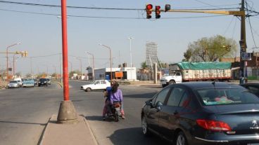 El agente fue apuñalado en el barrio Barranquitas.