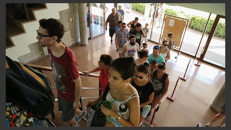 Muchos rosarinos se interesaron por el fenómeno astronómico.