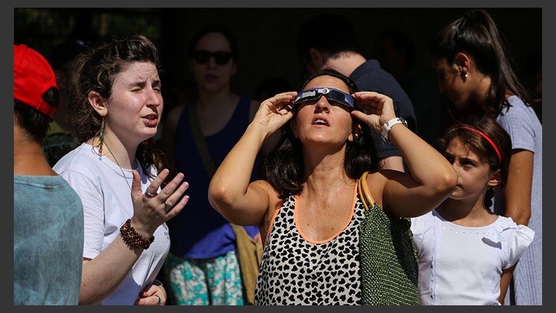 Grandes y chicos disfrutaron del evento astronómico.