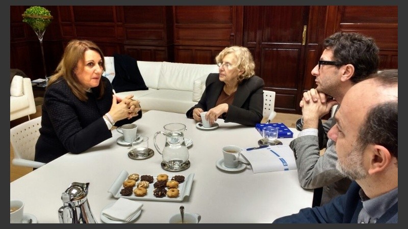 Fein mantuvo reuniones en España e Inglaterra los últimos días.