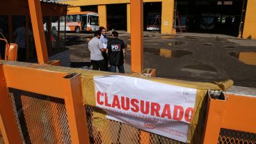 Los galpones de Monticas fueron clausurados por orden del fiscal Jurado.