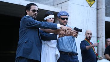 Previo al juicio, recrearon el asesinato de Jonatan en la puerta de Tribunales.