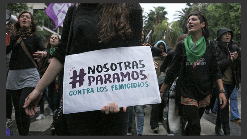 Paro de mujeres en Rosario: habrá una movilización que partirá a las 18 desde plaza San Martín.