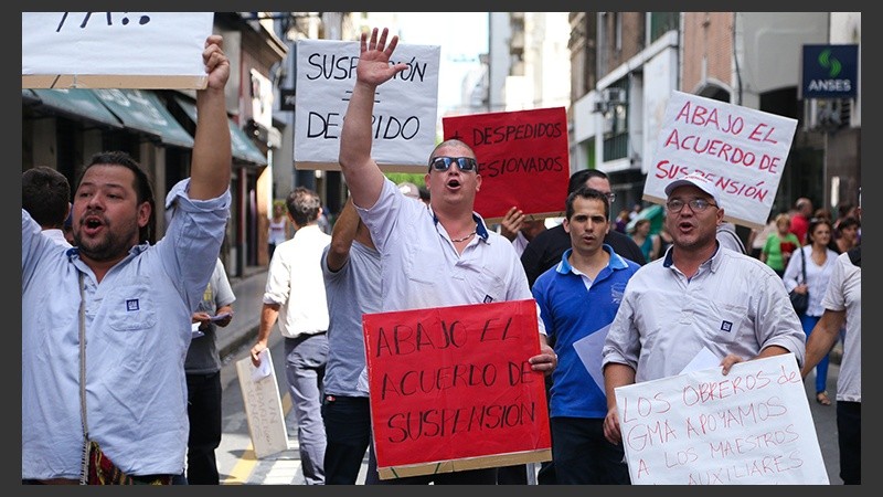 La protesta de los trabajadores en el ministerio de Trabajo.
