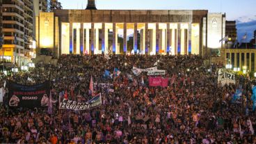 La movilización llegó hasta el Monumento a la Bandera.