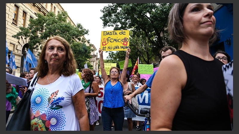 La movilización arrancó desde plaza San Martín y recorrió el centro.