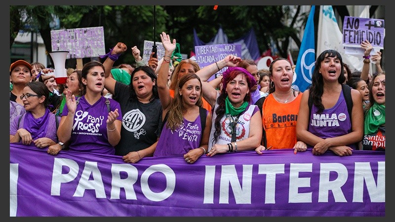 Cánticos durante la movilización.