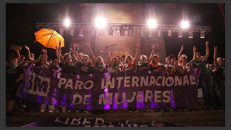 La movilización llegó hasta el Monumento a la Bandera.