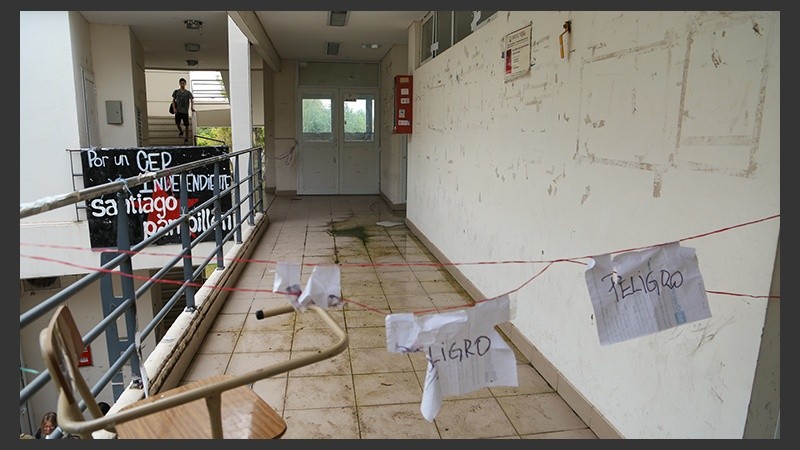 Para el decano hay fallas estructurales en el edificio. 