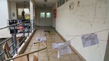 Para el decano hay fallas estructurales en el edificio.