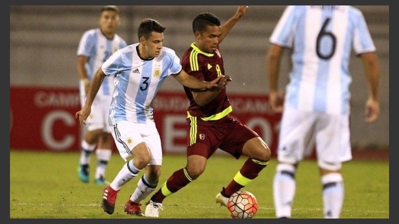 Valenzuela juega en la sub 20 y estará en el mundial.