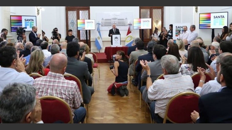Salón Blanco colmado para la presentación de este martes.