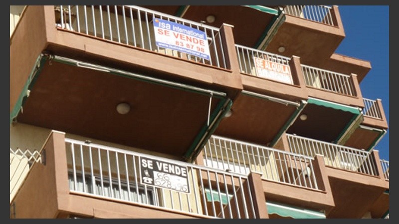 Farah señaló que se estima que hay unas 100 inmobiliarias truchas en rosario. 