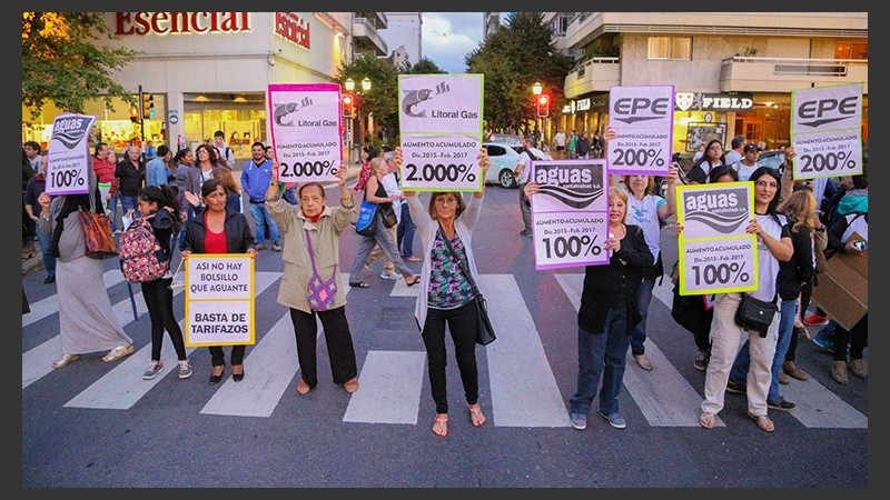 La protesta unió el malestar por las subas en las facturas de servicios.