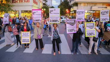 La protesta unió el malestar por las subas en las facturas de servicios.