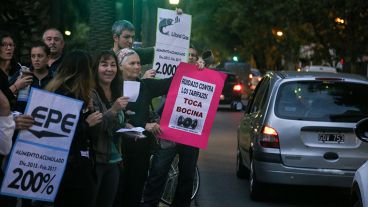 Los manifestantes instaron a tocar bocina.