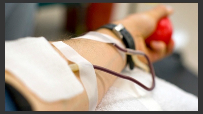 Una simple donación puede ayudar a tres personas que necesiten glóbulos rojos por estar anémicas.