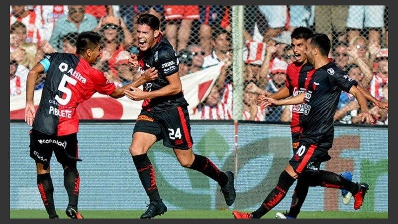 Grito rojinegro en la capital provincial.