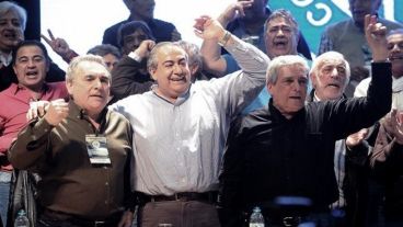 Acuña, junto a Daer y Schmidt, en el triunvirato de la CGT.