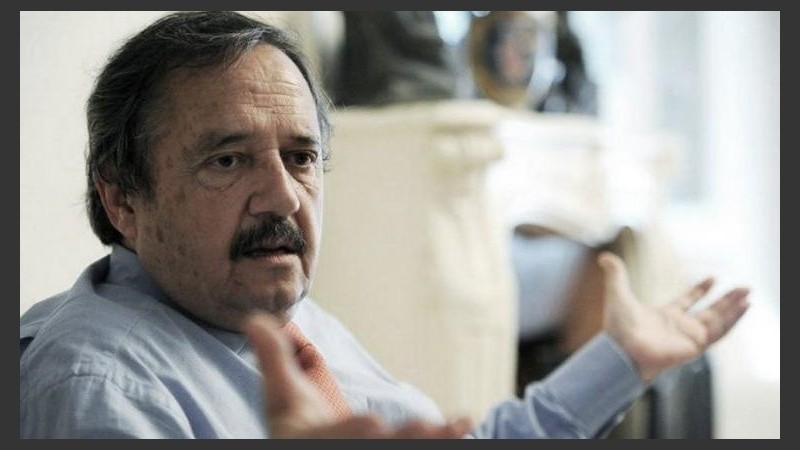 Ricardo Alfonsín pidió responsabilidad a empresarios y periodistas.