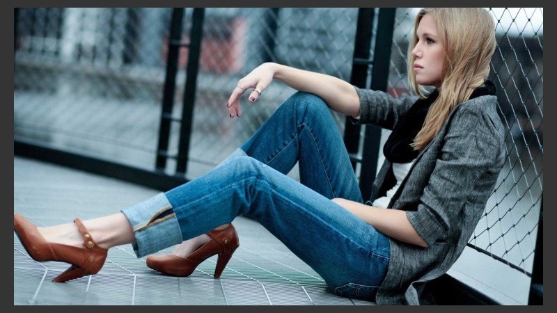Los jeans son el mejor aliado y forman un estilismo perfecto para no pasar frío ni calor.