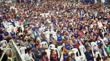 El plenario de UPCN antes de la votación de la oferta salarial.