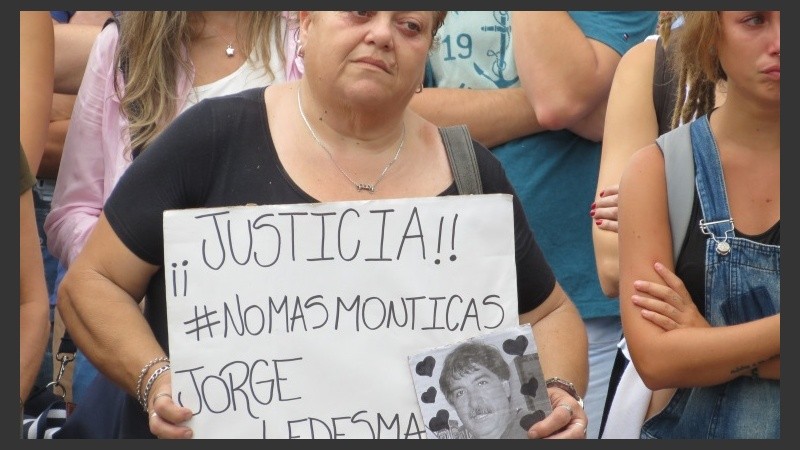 Imágenes de la marcha a un mes de la tragedia en la ruta 33. 