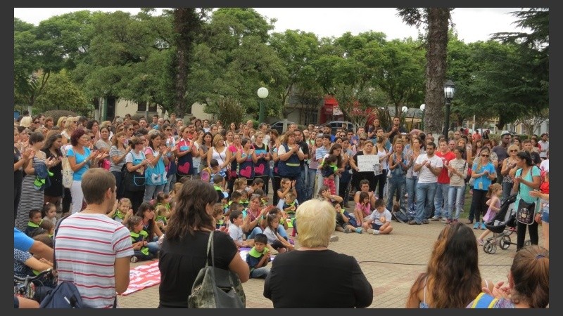Imágenes de la marcha a un mes de la tragedia en la ruta 33. 