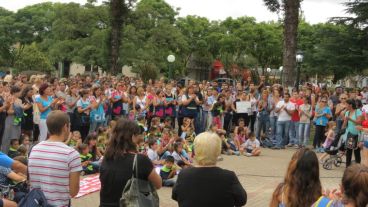 Imágenes de la marcha a un mes de la tragedia en la ruta 33.