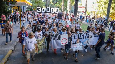 Una multitud por las calles de la ciudad este 24 de marzo.