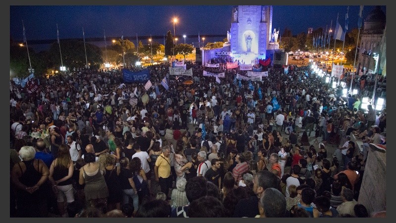 El Monumento colmado.