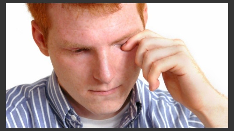 La luz artificial en distintas tonalidades provoca ardor y cansancio visual.