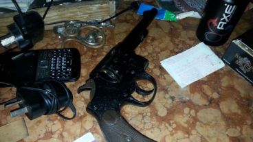 Foto de archivo de un arma de fuego secuestrada en un procedimiento policial en 2015.