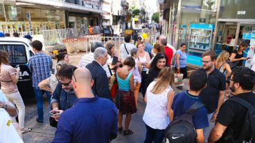 Evacuaron calle Sarmiento al 700 por escape de gas.