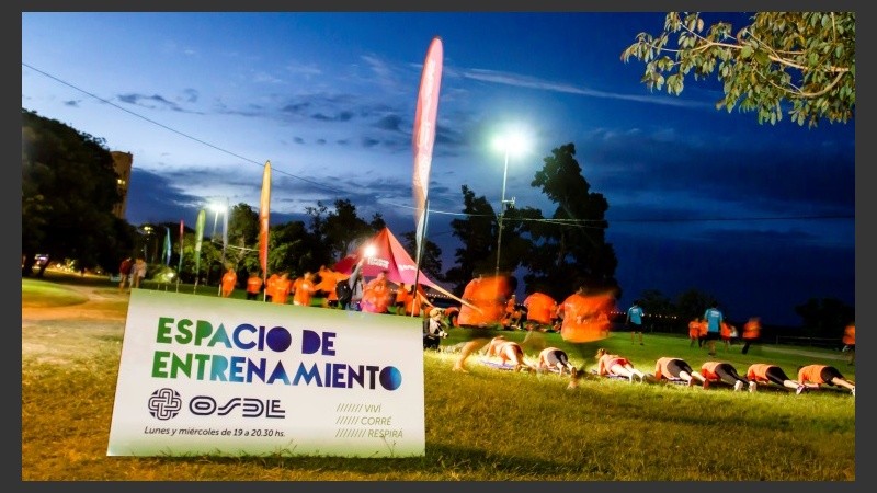 Cada encuentro dura aproximadamente 90 minutos.