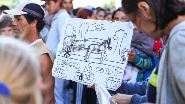 Los carreros se manifiestan por el fin de la tracción a sangre en Rosario.