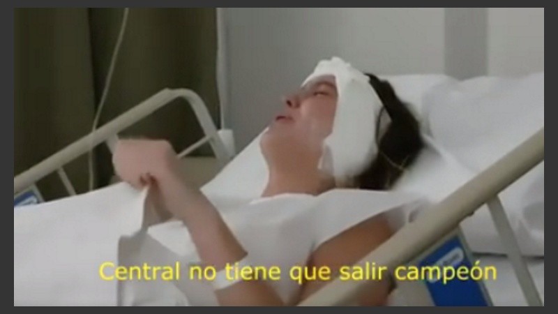 Abril, bajo los efectos de la anestesia.