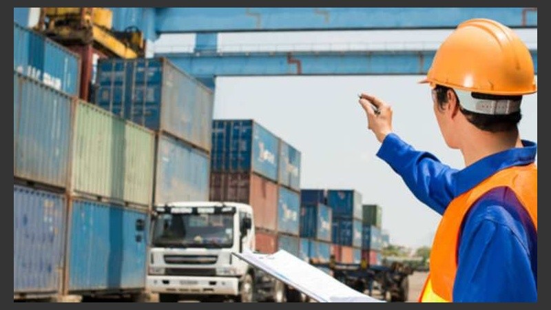 Se dicta en la plataforma Campus Virtual de la UNR.