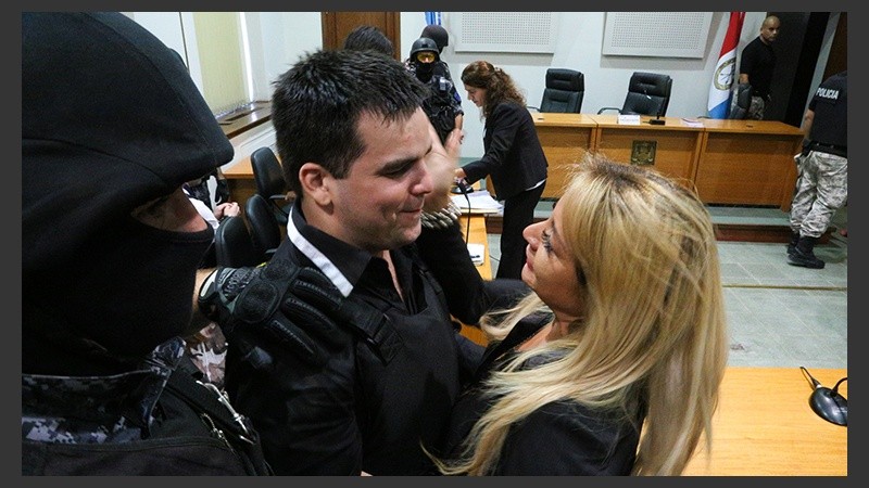 Damario junto a su abogada Hilda Knaeblein.