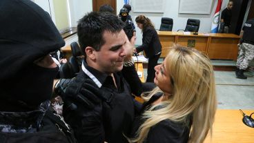 Damario junto a su abogada Hilda Knaeblein.