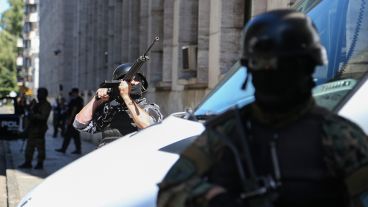 Los francotiradores de las TOE llegaron poco antes que los acusados. (Alan Monzón/Rosario3.com)