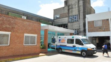 El hombre fue trasladado al hospital de San Lorenzo y luego derivado al Parque.